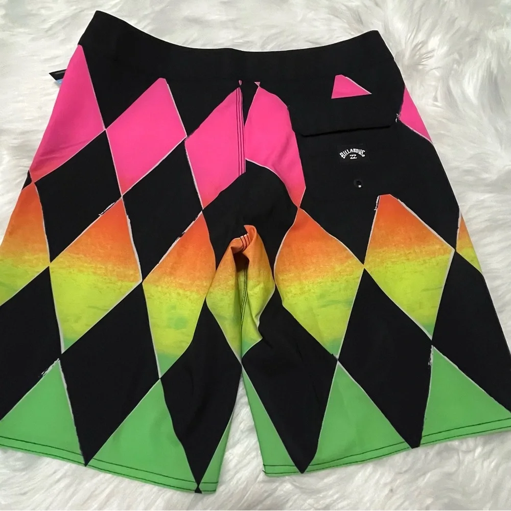 NEW BILLABONG Sundays Pro Neon Diamond Performance Board Shorts Boys Size 28 L
